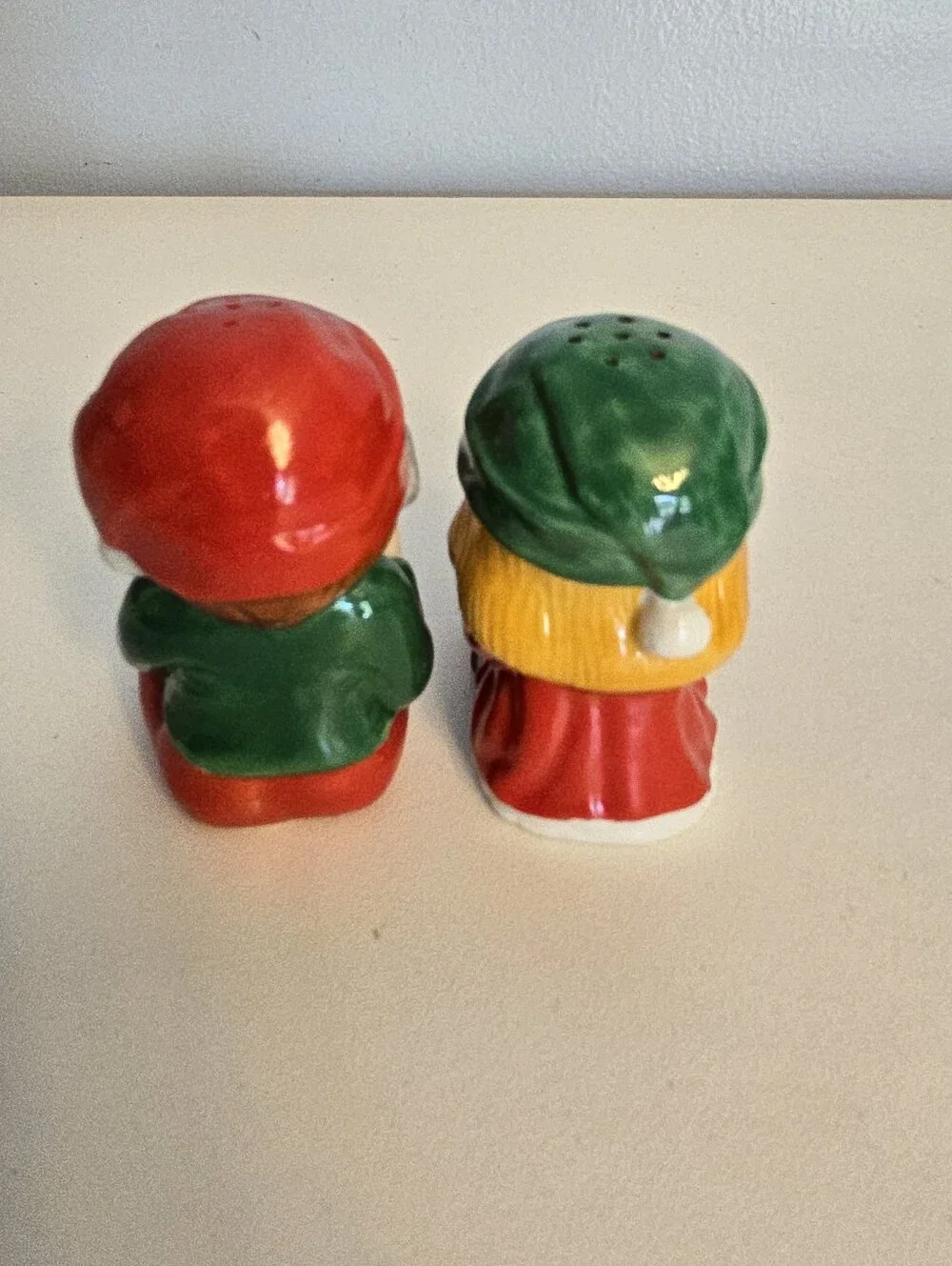 Vintage 1983  Santas Helpers Salt And Pepper Figurines Avon Ceramic With Plugs